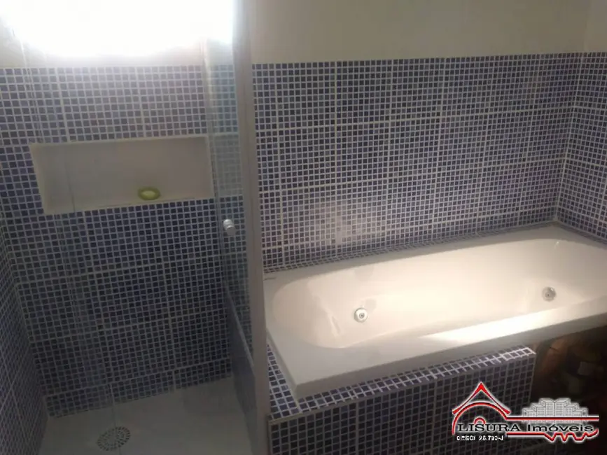 Foto 9 de Casa com 5 quartos à venda, 232m2 em Centro, Jacarei - SP