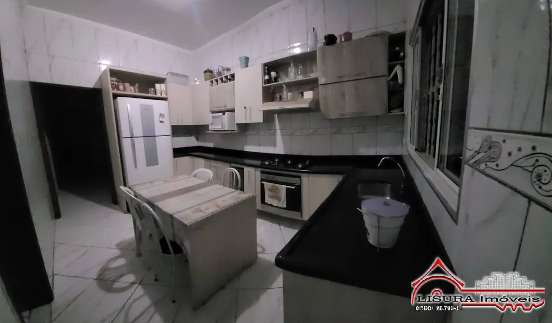 Foto 4 de Casa com 4 quartos à venda, 300m2 em Parque Santo Antônio, Jacarei - SP