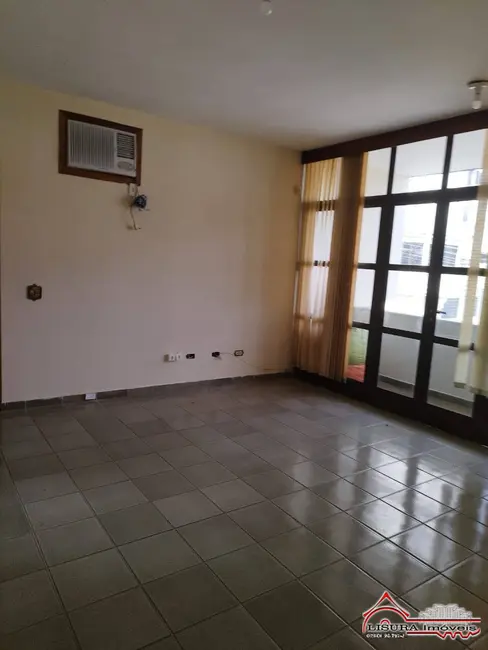 Foto 9 de Casa com 9 quartos para alugar, 600m2 em Centro, Jacarei - SP