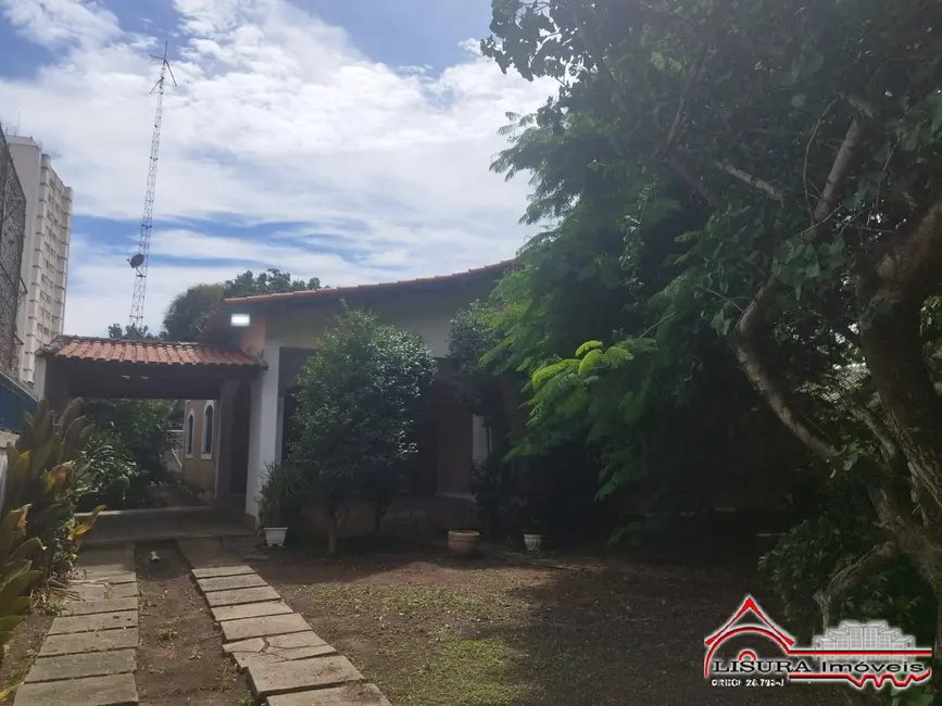 Casa com 3 quartos para alugar em Centro, Jacarei - SP - imagem 5 Foto 5 de Casa com 3 quartos para alugar em Centro, Jacarei - SP