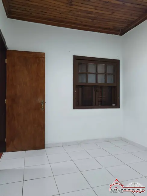 Foto 1 de Casa com 3 quartos para alugar em Centro, Jacarei - SP