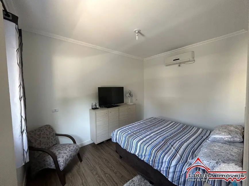 Casa de Condomínio com 3 quartos à venda, 190m2 em Jardim Jacinto, Jacarei - SP - imagem 8 Foto 8 de Casa de Condomínio com 3 quartos à venda, 190m2 em Jardim Jacinto, Jacarei - SP