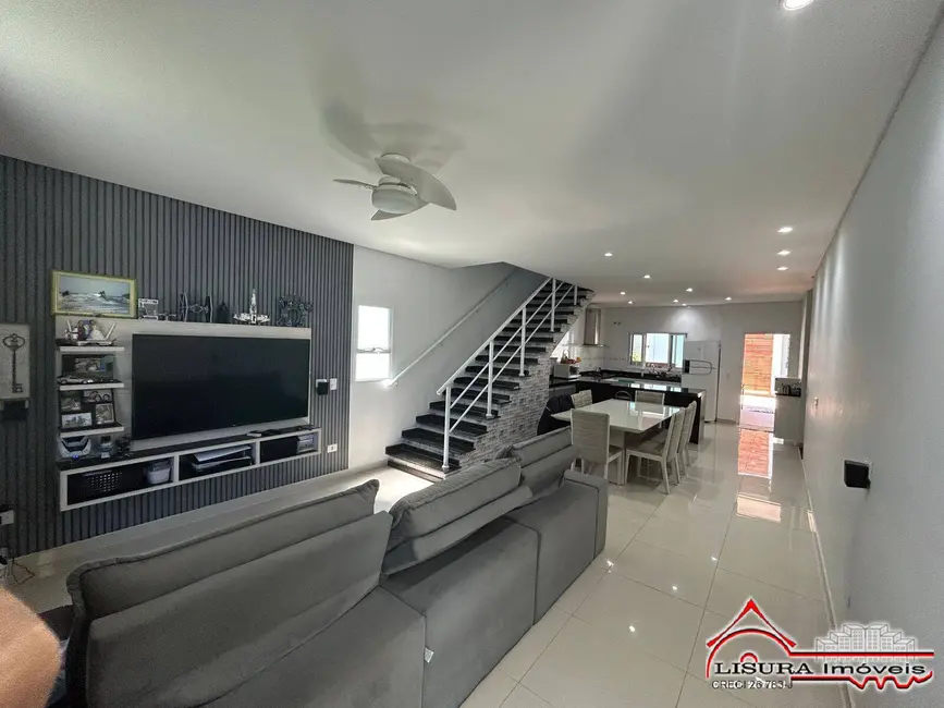 Foto 2 de Casa de Condomínio com 3 quartos à venda, 190m2 em Jardim Jacinto, Jacarei - SP