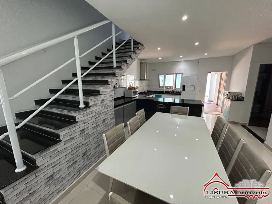 Foto 1 de Casa de Condomínio com 3 quartos à venda, 190m2 em Jardim Jacinto, Jacarei - SP