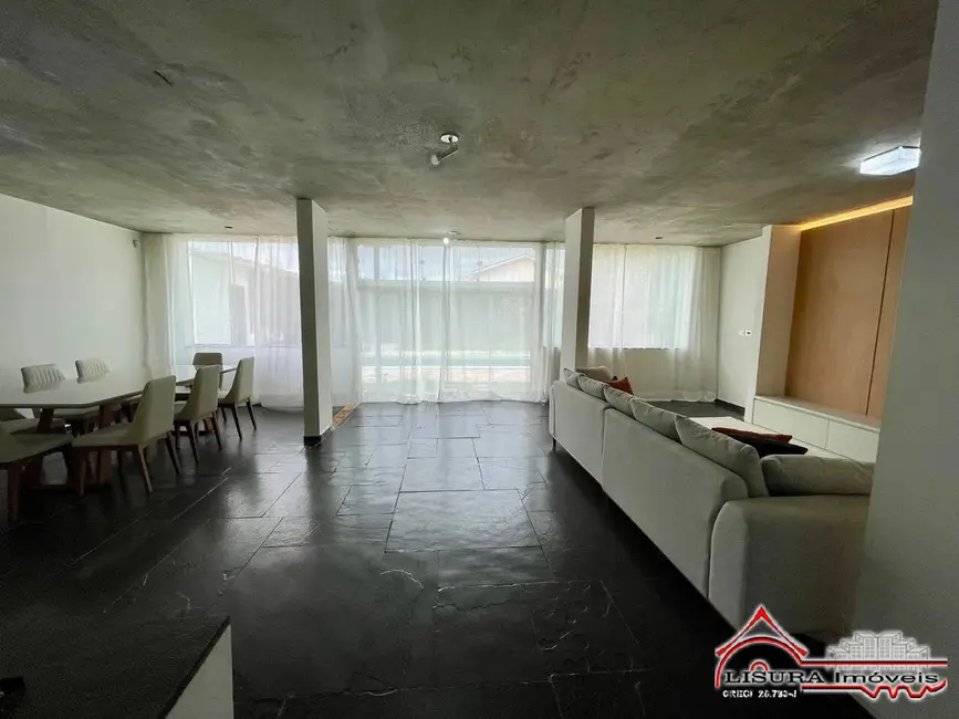 Foto 9 de Casa com 5 quartos à venda, 300m2 em Centro, Jacarei - SP