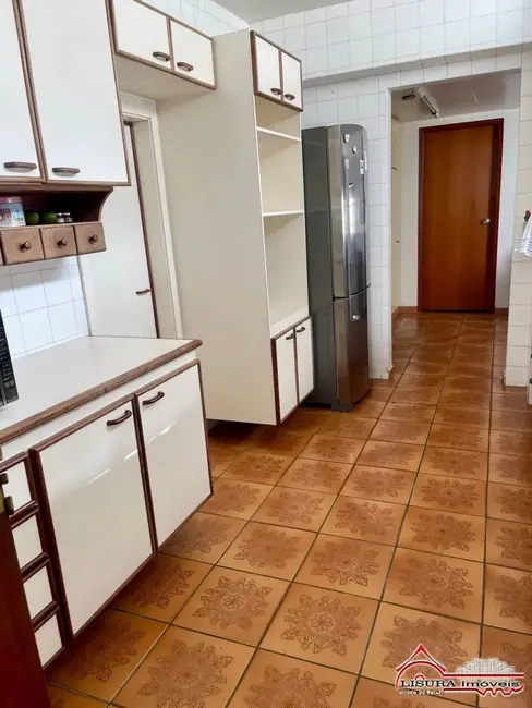 Foto 5 de Casa com 5 quartos à venda, 300m2 em Centro, Jacarei - SP