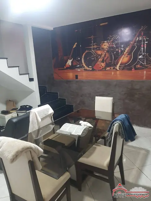 Foto 1 de Casa de Condomínio com 2 quartos para alugar, 110m2 em Jardim Califórnia, Jacarei - SP