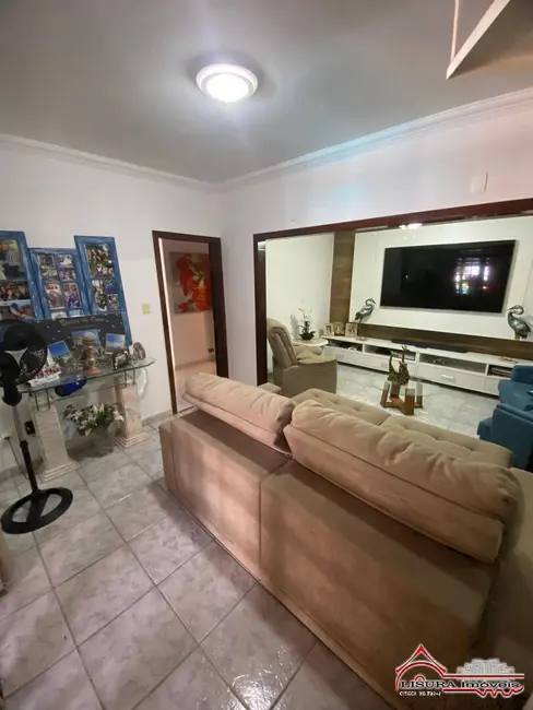 Foto 3 de Casa com 2 quartos à venda, 202m2 em Vila Formosa, Jacarei - SP