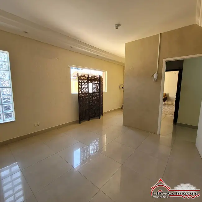 Foto 4 de Casa com 3 quartos à venda, 170m2 em Jardim Santa Maria, Jacarei - SP