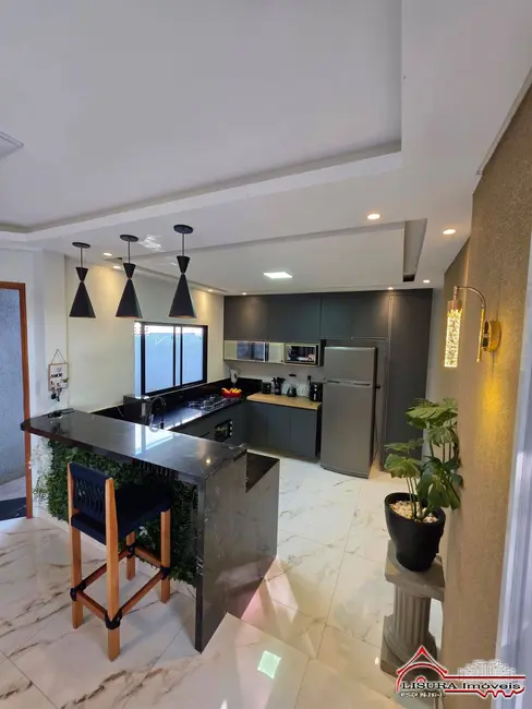 Foto 2 de Casa com 3 quartos à venda, 260m2 em Sao Jose Dos Campos - SP