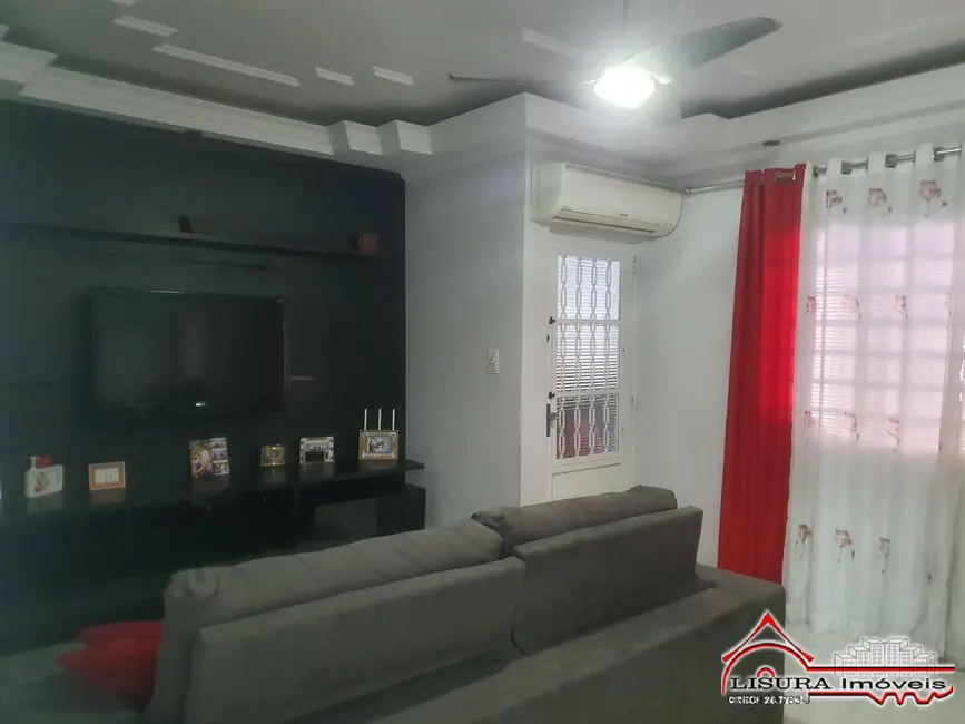 Foto 4 de Casa com 2 quartos à venda, 103m2 em Parque dos Príncipes, Jacarei - SP