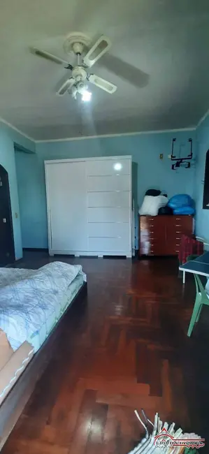 Casa com 3 quartos para alugar, 284m2 em Jardim Altos de Santana I, Jacarei - SP - imagem 8 Foto 8 de Casa com 3 quartos para alugar, 284m2 em Jardim Altos de Santana I, Jacarei - SP