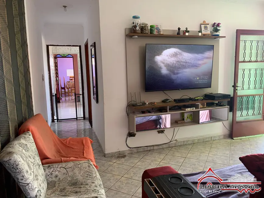 Casa com 2 quartos para alugar em Parque dos Príncipes, Jacarei - SP - imagem 3 Foto 3 de Casa com 2 quartos para alugar em Parque dos Príncipes, Jacarei - SP