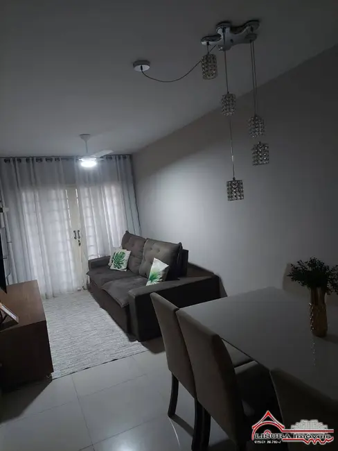 Foto 5 de Casa de Condomínio com 3 quartos à venda, 132m2 em Parque Califórnia, Jacarei - SP