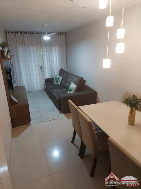 Foto 6 de Casa de Condomínio com 3 quartos à venda, 132m2 em Parque Califórnia, Jacarei - SP