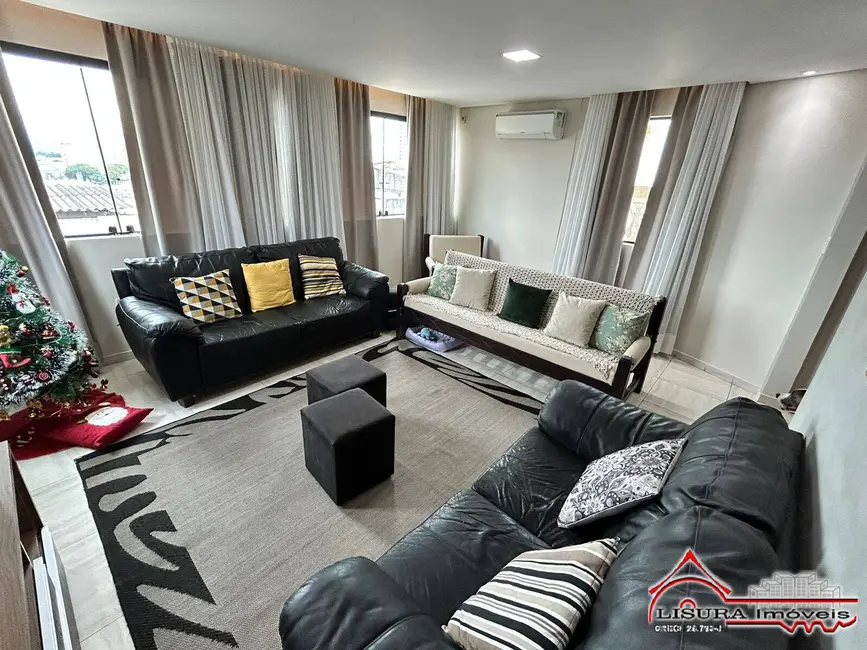 Foto 1 de Casa com 3 quartos à venda em Centro, Jacarei - SP