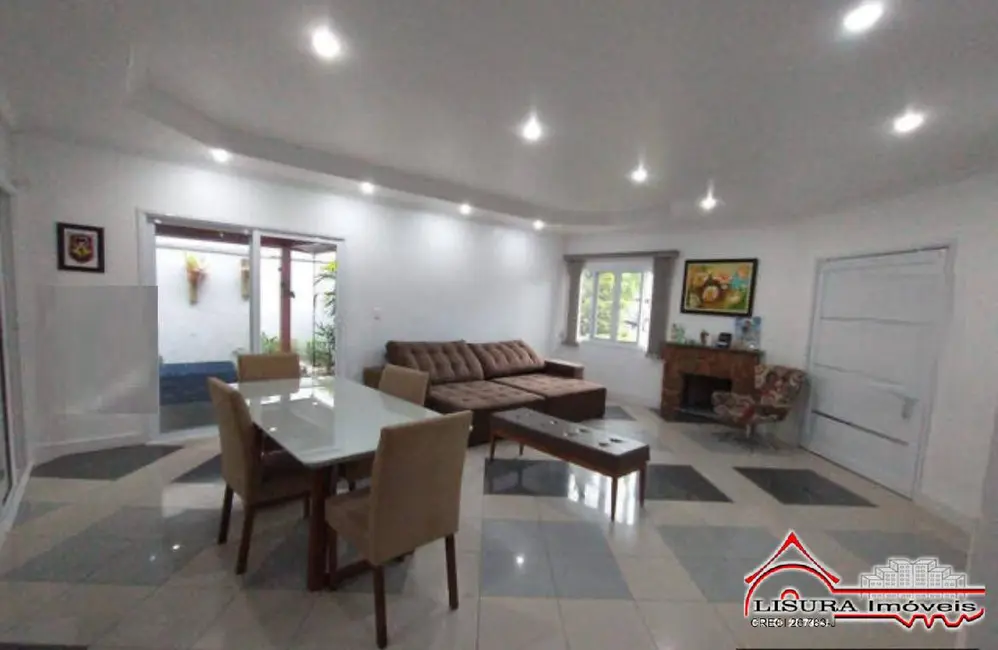 Foto 2 de Casa de Condomínio com 4 quartos à venda, 240m2 em Vila Zezé, Jacarei - SP