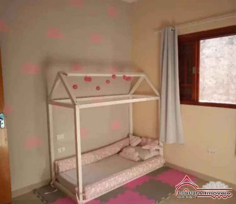 Casa com 3 quartos à venda, 130m2 em Sao Jose Dos Campos - SP - imagem 8 Foto 8 de Casa com 3 quartos à venda, 130m2 em Sao Jose Dos Campos - SP