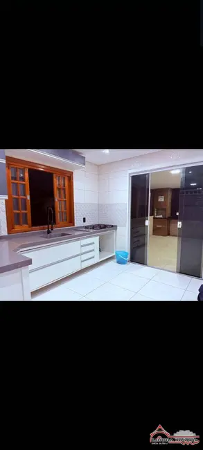 Foto 4 de Casa com 5 quartos à venda, 200m2 em Jardim do Vale, Jacarei - SP