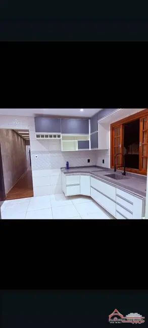 Foto 3 de Casa com 5 quartos à venda, 200m2 em Jardim do Vale, Jacarei - SP