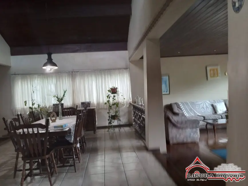 Casa com 4 quartos para alugar, 465m2 em Cidade Jardim, Jacarei - SP - imagem 9 Foto 9 de Casa com 4 quartos para alugar, 465m2 em Cidade Jardim, Jacarei - SP