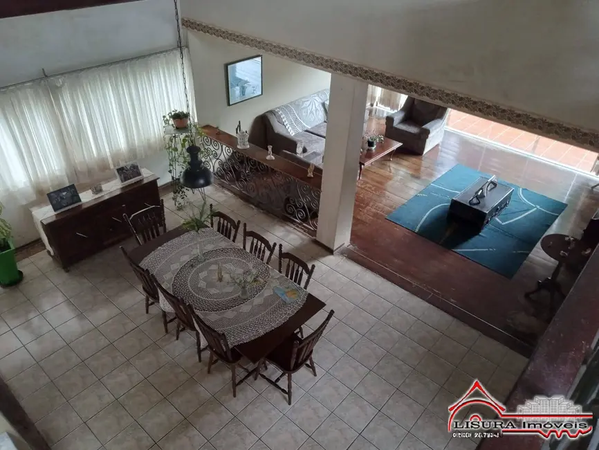 Casa com 4 quartos para alugar, 465m2 em Cidade Jardim, Jacarei - SP - imagem 6 Foto 6 de Casa com 4 quartos para alugar, 465m2 em Cidade Jardim, Jacarei - SP