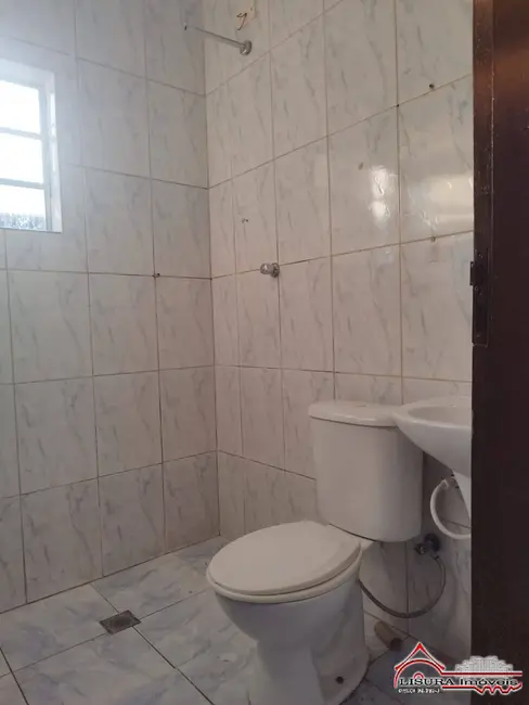Casa com 2 quartos para alugar em Conjunto São Benedito, Jacarei - SP - imagem 8 Foto 8 de Casa com 2 quartos para alugar em Conjunto São Benedito, Jacarei - SP