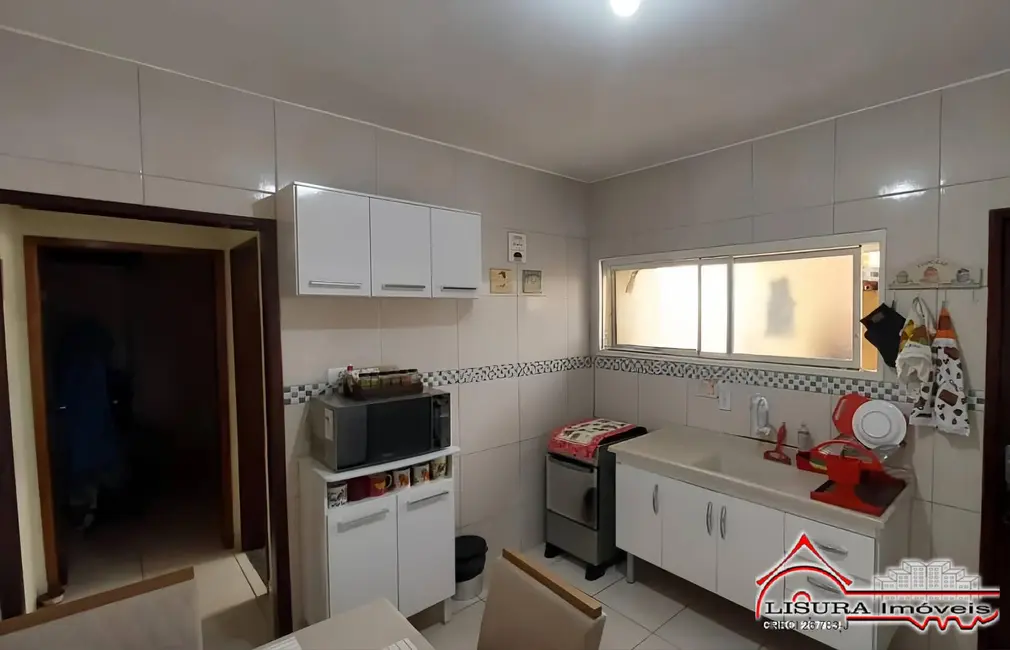 Foto 2 de Casa com 3 quartos à venda, 90m2 em Jardim das Indústrias, Jacarei - SP