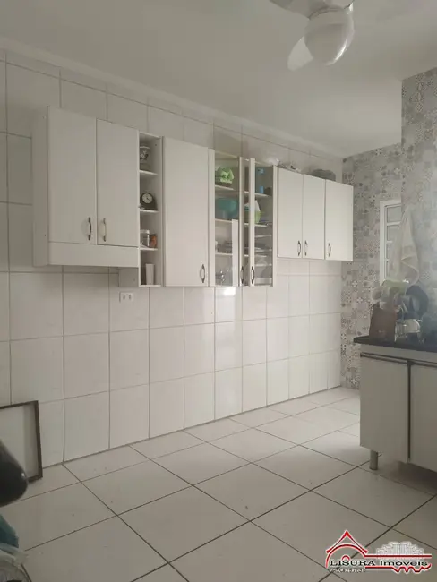Casa de Condomínio com 2 quartos para alugar, 76m2 em Jardim Jacinto, Jacarei - SP - imagem 4 Foto 4 de Casa de Condomínio com 2 quartos para alugar, 76m2 em Jardim Jacinto, Jacarei - SP
