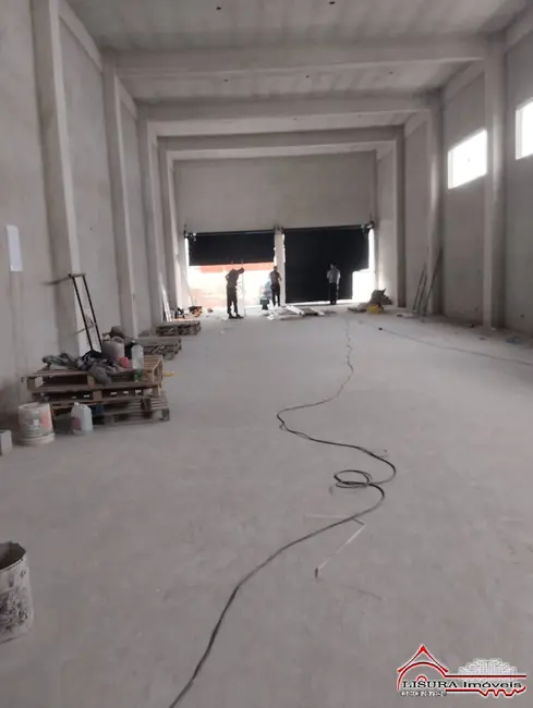 Armazém / Galpão para alugar, 302m2 em São João, Jacarei - SP - imagem 3 Foto 3 de Armazém / Galpão para alugar, 302m2 em São João, Jacarei - SP