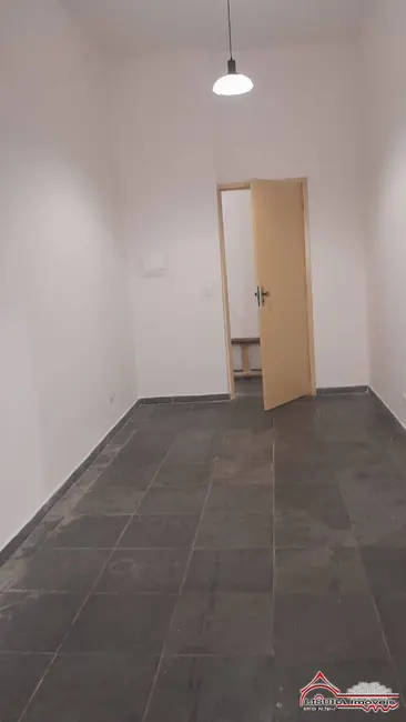 Casa com 1 quarto para alugar, 35m2 em Vila Pinheiro, Jacarei - SP - imagem 8 Foto 8 de Casa com 1 quarto para alugar, 35m2 em Vila Pinheiro, Jacarei - SP