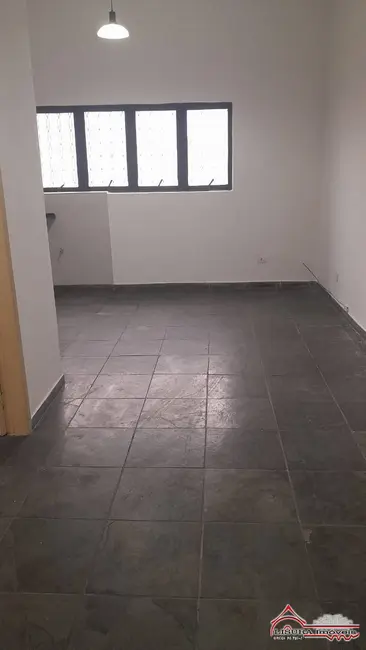 Casa com 1 quarto para alugar, 35m2 em Vila Pinheiro, Jacarei - SP - imagem 5 Foto 5 de Casa com 1 quarto para alugar, 35m2 em Vila Pinheiro, Jacarei - SP