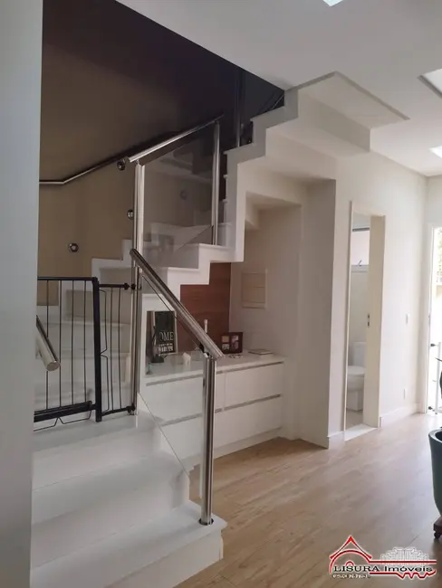 Casa de Condomínio com 4 quartos para alugar, 120m2 em São João, Jacarei - SP - imagem 4 Foto 4 de Casa de Condomínio com 4 quartos para alugar, 120m2 em São João, Jacarei - SP