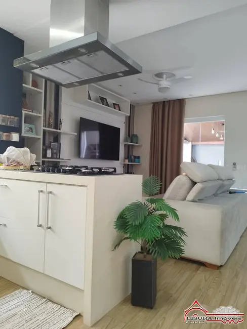 Casa de Condomínio com 4 quartos para alugar, 120m2 em São João, Jacarei - SP - imagem 2 Foto 2 de Casa de Condomínio com 4 quartos para alugar, 120m2 em São João, Jacarei - SP