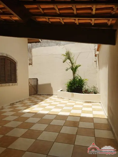 Casa com 3 quartos para alugar em Jardim Terras de São João, Jacarei - SP - imagem 5 Foto 5 de Casa com 3 quartos para alugar em Jardim Terras de São João, Jacarei - SP