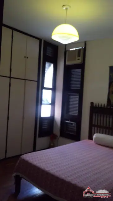 Foto 6 de Casa com 6 quartos à venda, 319m2 em Centro, Jacarei - SP