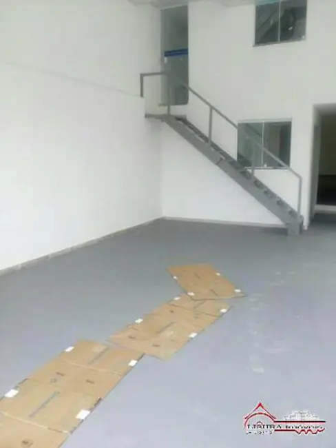 Sala Comercial para alugar, 480m2 em Centro, Jacarei - SP - imagem 4 Foto 4 de Sala Comercial para alugar, 480m2 em Centro, Jacarei - SP