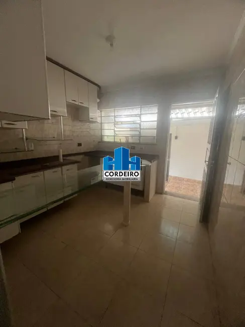 Sobrado com 2 quartos para alugar, 131m2 em Vila Eldízia, Santo Andre - SP - imagem 3 Foto 3 de Sobrado com 2 quartos para alugar, 131m2 em Vila Eldízia, Santo Andre - SP