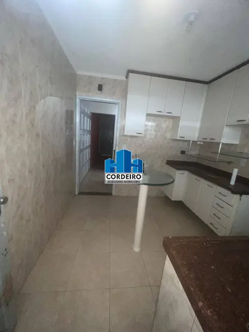 Sobrado com 2 quartos para alugar, 131m2 em Vila Eldízia, Santo Andre - SP - imagem 4 Foto 4 de Sobrado com 2 quartos para alugar, 131m2 em Vila Eldízia, Santo Andre - SP