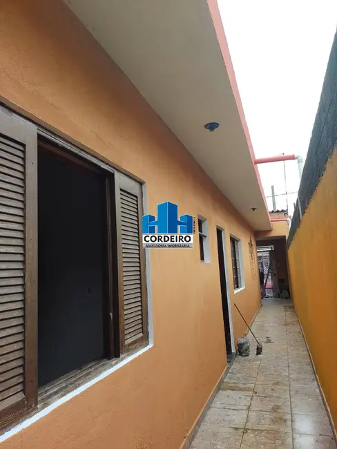 Foto 2 de Casa com 2 quartos à venda, 125m2 em Vila Ercília, Itaquaquecetuba - SP
