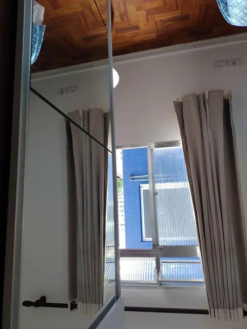 Kitnet com 1 quarto para alugar, 30m2 em Ponta da Praia, Santos - SP - imagem 8 Foto 8 de Kitnet com 1 quarto para alugar, 30m2 em Ponta da Praia, Santos - SP