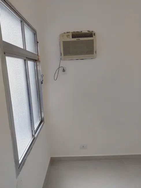 Foto 4 de Apartamento com 1 quarto para alugar, 28m2 em Ponta da Praia, Santos - SP