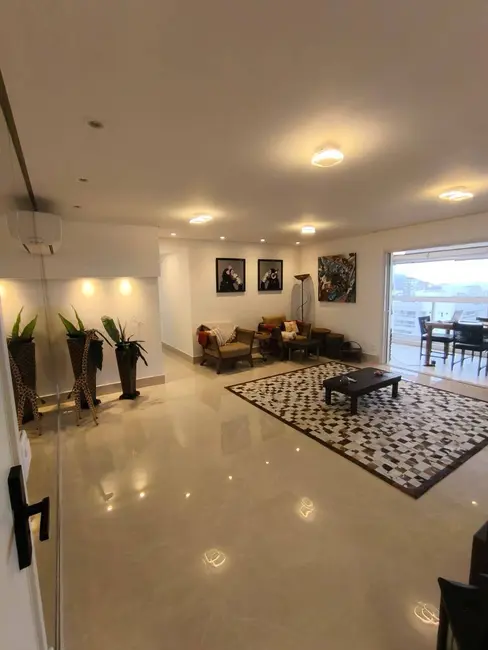 Foto 1 de Apartamento com 3 quartos à venda, 131m2 em Embaré, Santos - SP