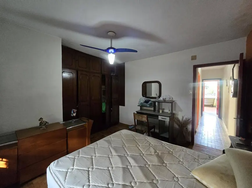 Foto 2 de Sobrado com 2 quartos à venda, 120m2 em Encruzilhada, Santos - SP