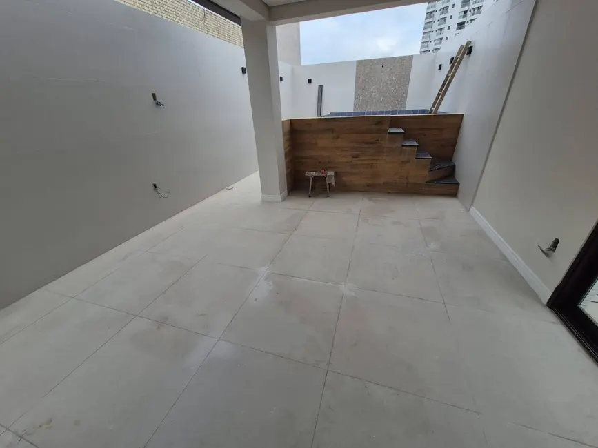 Casa com 3 quartos à venda, 190m2 em Embaré, Santos - SP - imagem 5 Foto 5 de Casa com 3 quartos à venda, 190m2 em Embaré, Santos - SP