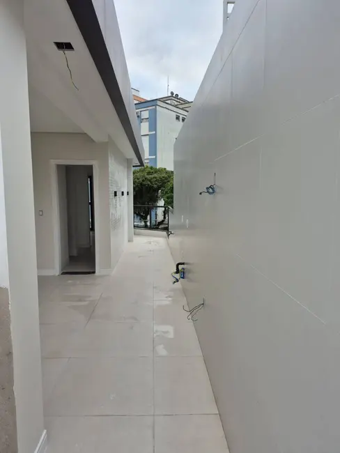 Casa com 3 quartos à venda, 190m2 em Embaré, Santos - SP - imagem 4 Foto 4 de Casa com 3 quartos à venda, 190m2 em Embaré, Santos - SP