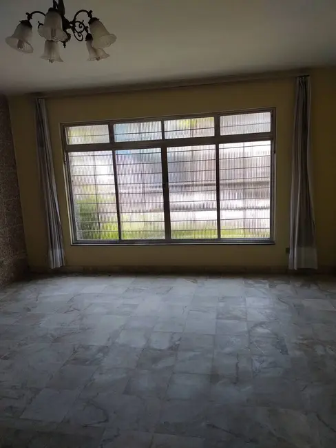 Foto 1 de Sobrado com 3 quartos à venda, 280m2 em Gonzaga, Santos - SP