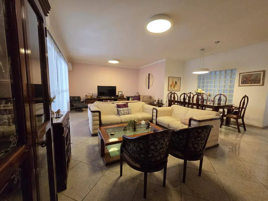 Apartamento com 4 quartos à venda, 218m2 em Gonzaga, Santos - SP - imagem 6 Foto 6 de Apartamento com 4 quartos à venda, 218m2 em Gonzaga, Santos - SP