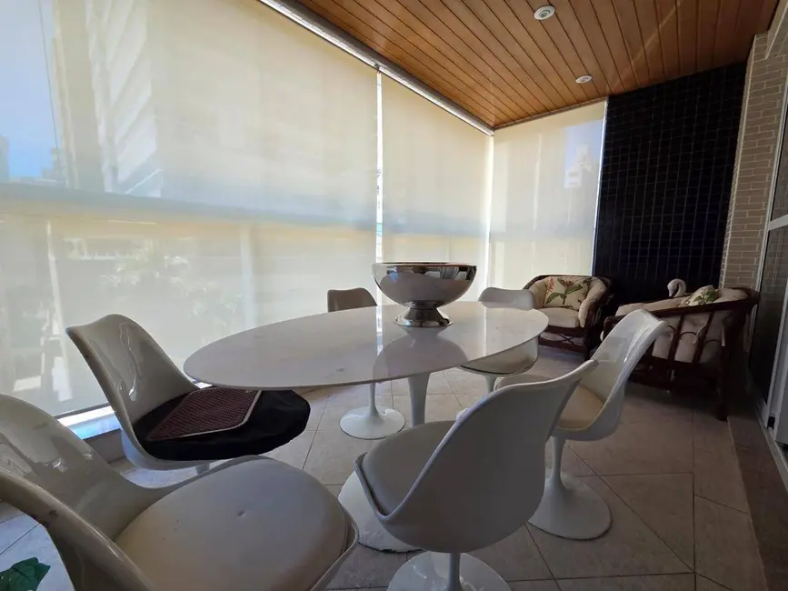 Apartamento com 4 quartos à venda, 218m2 em Gonzaga, Santos - SP - imagem 1 Foto 1 de Apartamento com 4 quartos à venda, 218m2 em Gonzaga, Santos - SP