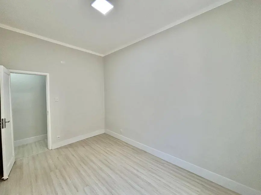 Apartamento com 2 quartos à venda, 61m2 em Embaré, Santos - SP - imagem 8 Foto 8 de Apartamento com 2 quartos à venda, 61m2 em Embaré, Santos - SP